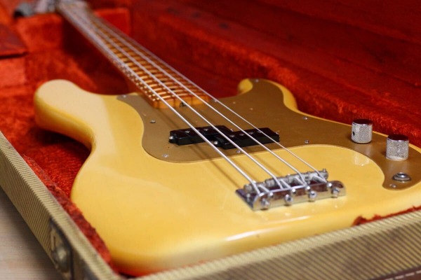 Fender USA Precision Bass 1990̔