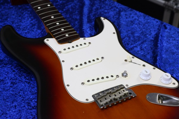 Fender Japan ST62-90̔